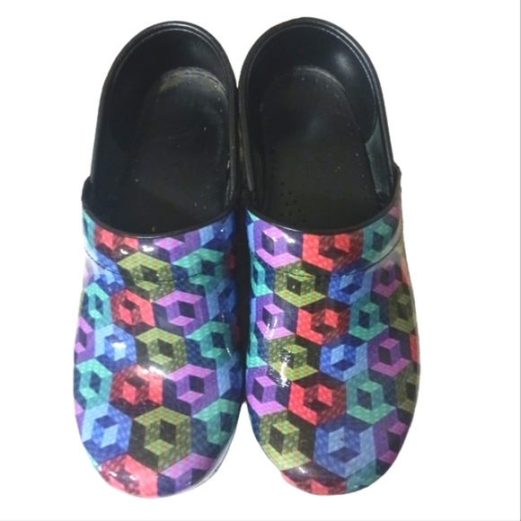 Dansko Multicolor Geometric Patterned Clogs size 6.5-7 Slip On Shoe - Picture 3 of 11